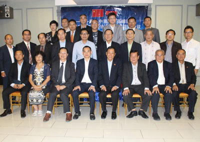 代表团与柬华理事总会领导合影