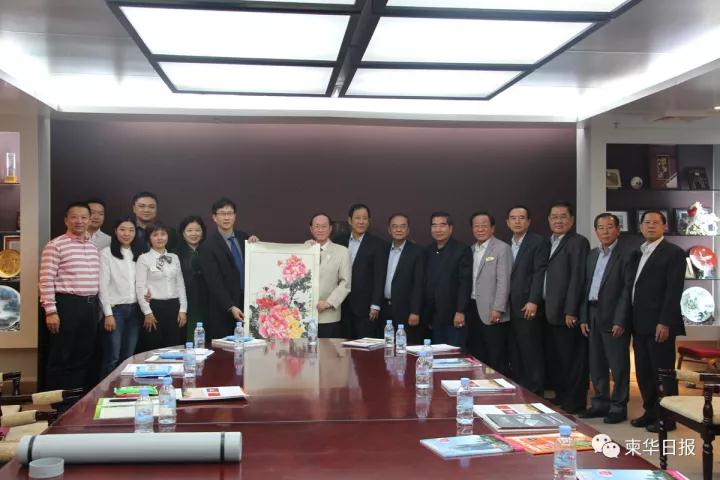 中国潮商代表团拜访柬华理事总会方侨生会长