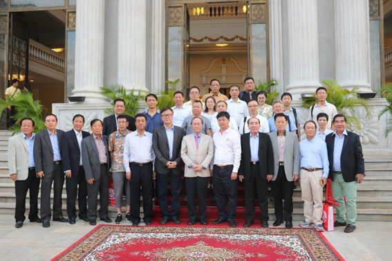 中国企业家乐助2万美元支持柬华总会新会址建设
