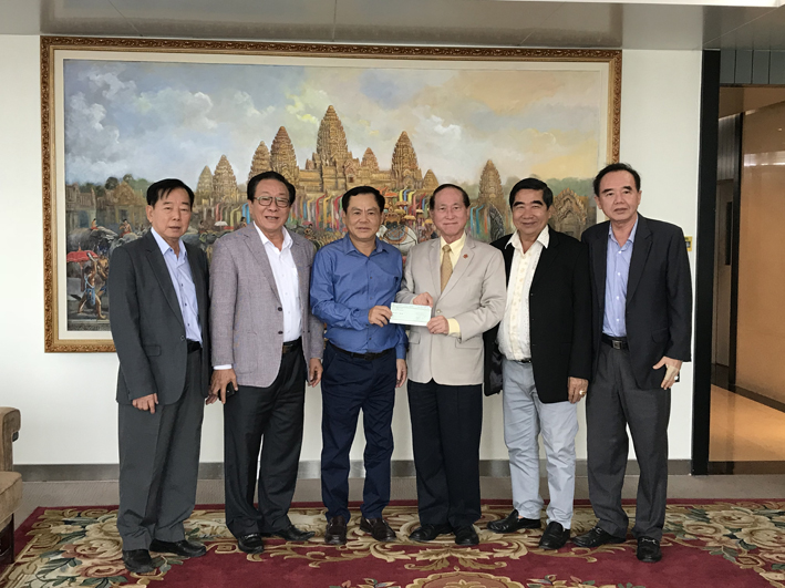 林财通勋爵报效5万美金支持柬华总会新会址建设