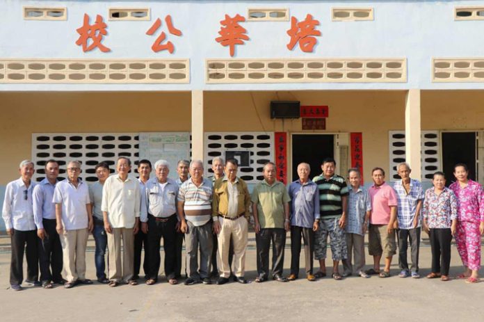 雷西郊区柬华理事会举行第5届选举 杨万源先生蝉联会长