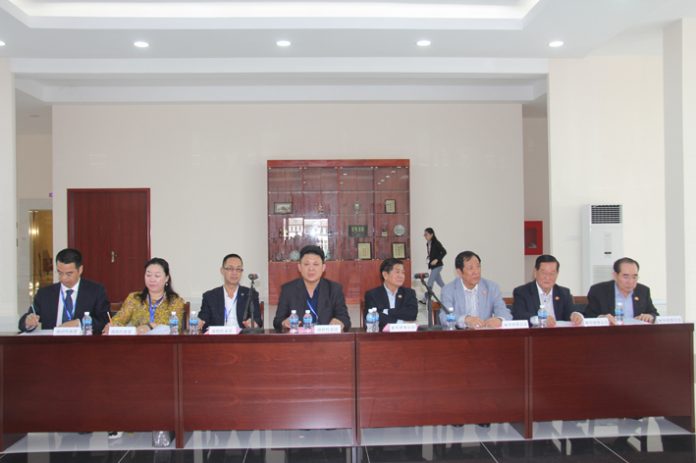 柬华理事总会接见深圳企业家代表团